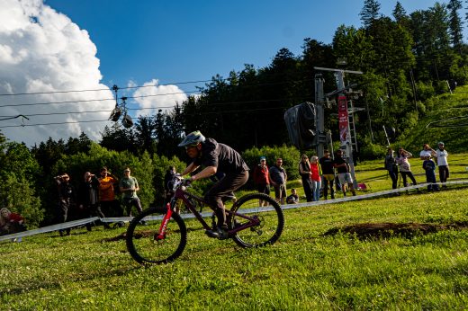 Sportovní fotografie – Red Bull Raw Slalom 2026, Buková hora, startovní číslo 720