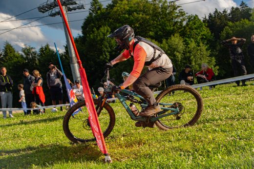 Sportovní fotografie – Red Bull Raw Slalom 2026, Buková hora, startovní číslo 725