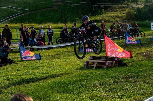 Sportovní fotografie – Red Bull Raw Slalom 2026, Buková hora, startovní číslo 736