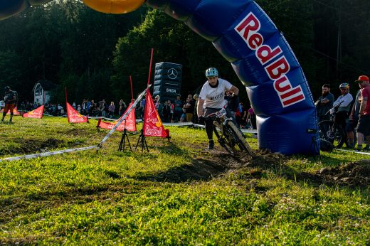 Sportovní fotografie – Red Bull Raw Slalom 2026, Buková hora, startovní číslo 743