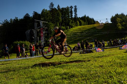 Sportovní fotografie – Red Bull Raw Slalom 2026, Buková hora, startovní číslo 720