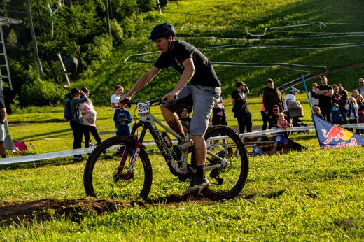 Sportovní fotografie – Red Bull Raw Slalom 2026, Buková hora, startovní číslo 724