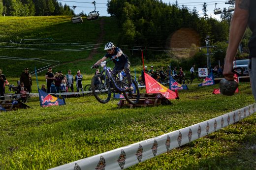 Sportovní fotografie – Red Bull Raw Slalom 2026, Buková hora, startovní číslo 730
