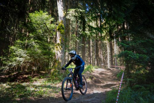 Sportovní fotografie – Enduro Race Czarna Gora 2026, Czarna Gora, startovní číslo 74