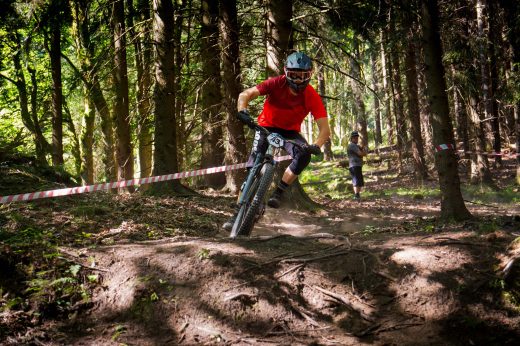 Sportovní fotografie – Enduro Race Czarna Gora 2026, Czarna Gora, startovní číslo 43
