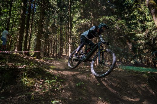 Sportovní fotografie – Enduro Race Czarna Gora 2026, Czarna Gora, startovní číslo 75