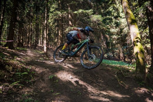 Sportovní fotografie – Enduro Race Czarna Gora 2026, Czarna Gora, startovní číslo 82
