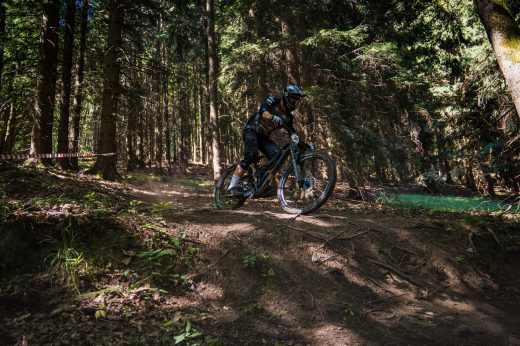 Sportovní fotografie – Enduro Race Czarna Gora 2026, Czarna Gora, startovní číslo 20