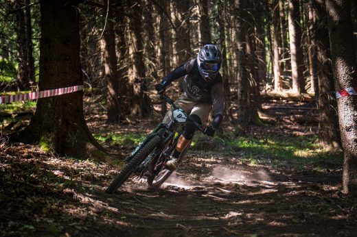 Sportovní fotografie – Enduro Race Czarna Gora 2026, Czarna Gora, startovní číslo 8