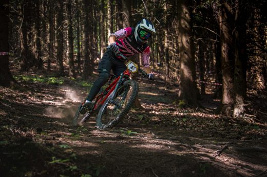 Sportovní fotografie – Enduro Race Czarna Gora 2026, Czarna Gora, startovní číslo 1