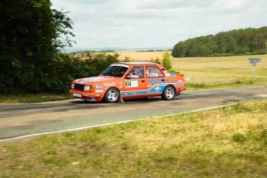 Sportovní fotografie – Podorlická Rally 2026, Opočno, startovní číslo 77