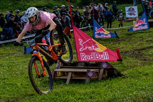 Sportovní fotografie – Red Bull Raw Slalom 2026, Buková hora, startovní číslo 706
