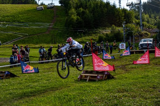 Sportovní fotografie – Red Bull Raw Slalom 2026, Buková hora, startovní číslo 711