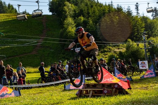 Sportovní fotografie – Red Bull Raw Slalom 2026, Buková hora, startovní číslo 722