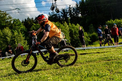 Sportovní fotografie – Red Bull Raw Slalom 2026, Buková hora, startovní číslo 722