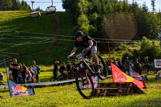 Sportovní fotografie – Red Bull Raw Slalom 2026, Buková hora, startovní číslo 724