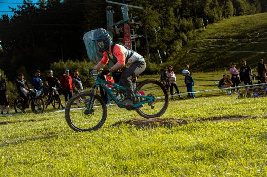 Sportovní fotografie – Red Bull Raw Slalom 2026, Buková hora, startovní číslo 725