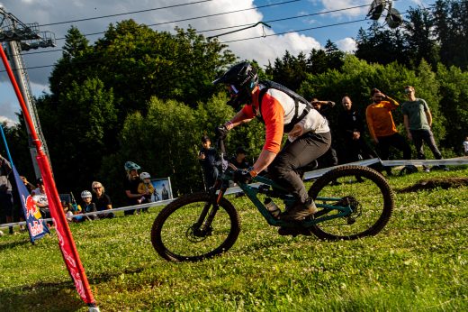 Sportovní fotografie – Red Bull Raw Slalom 2026, Buková hora, startovní číslo 725